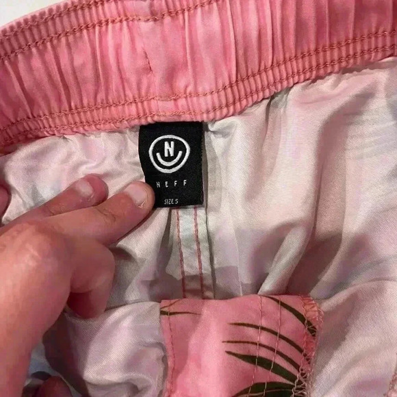 Neff Pink Parrot Paradise Print Hot Tub Shorts Board Short Swim Trunks Men Small - Picture 4 of 6